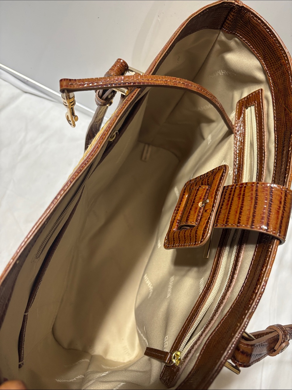 Brahmin Natural Woven Tote with Brown Trim. EUC - Picture 5 of 9